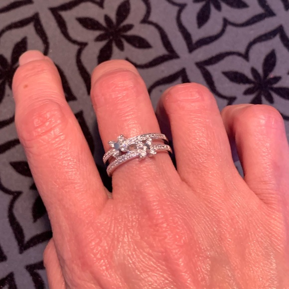 *Certified* 0.38ct 18K White Gold Diamond Ring - Picture 3 of 6